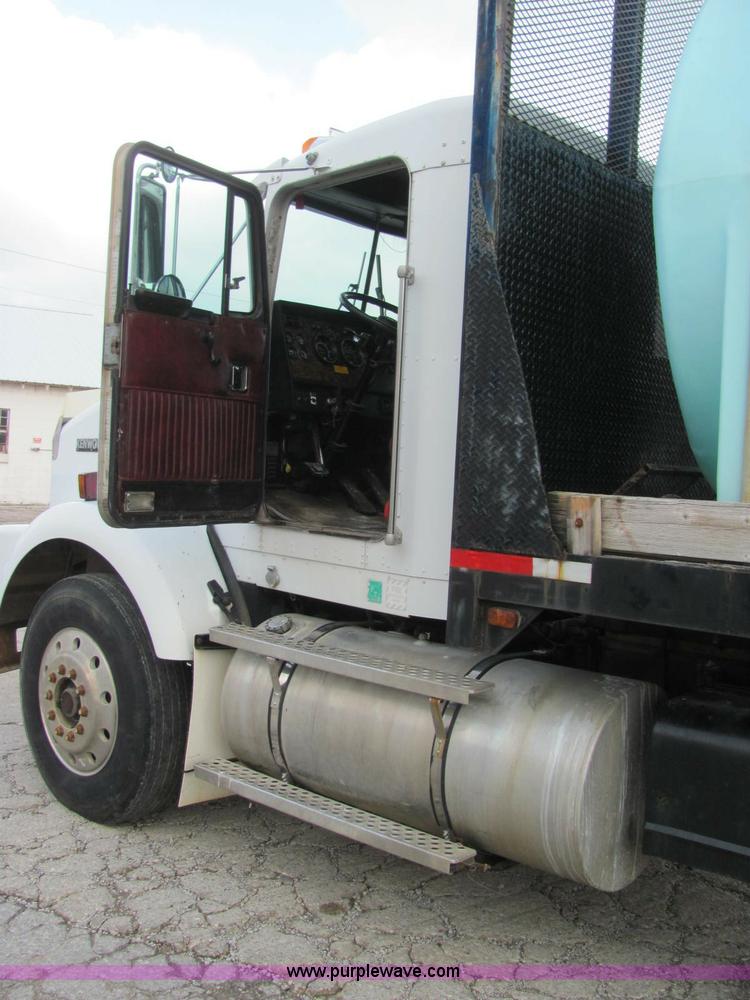 image for item C2953 1994 Kenworth T8000 flatbed truck