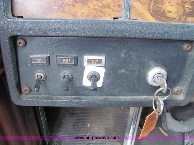 image for item C2953 1994 Kenworth T8000 flatbed truck