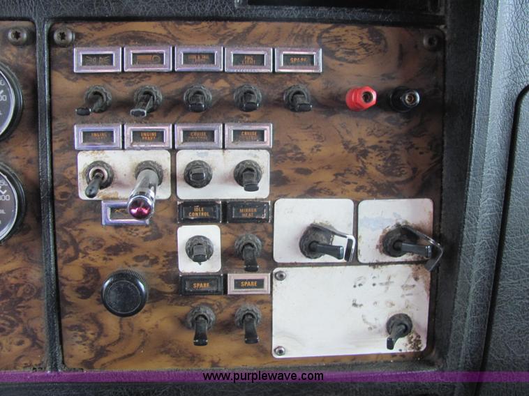 image for item C2953 1994 Kenworth T8000 flatbed truck