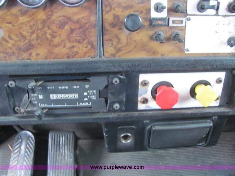 image for item C2953 1994 Kenworth T8000 flatbed truck