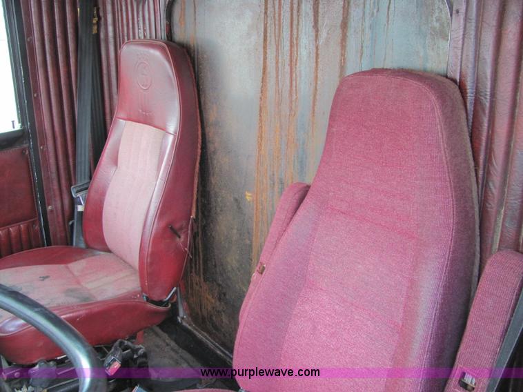 image for item C2953 1994 Kenworth T8000 flatbed truck