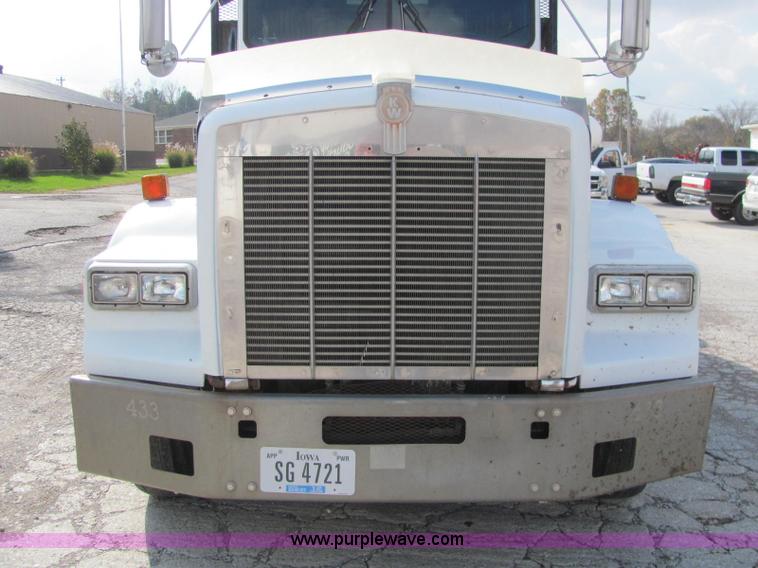 image for item C2953 1994 Kenworth T8000 flatbed truck