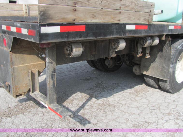 image for item C2953 1994 Kenworth T8000 flatbed truck