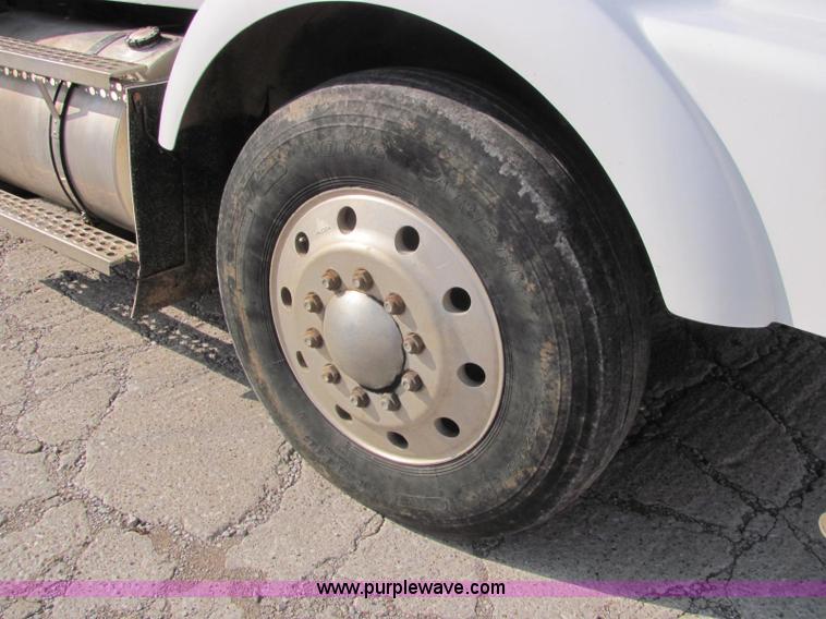 image for item C2953 1994 Kenworth T8000 flatbed truck