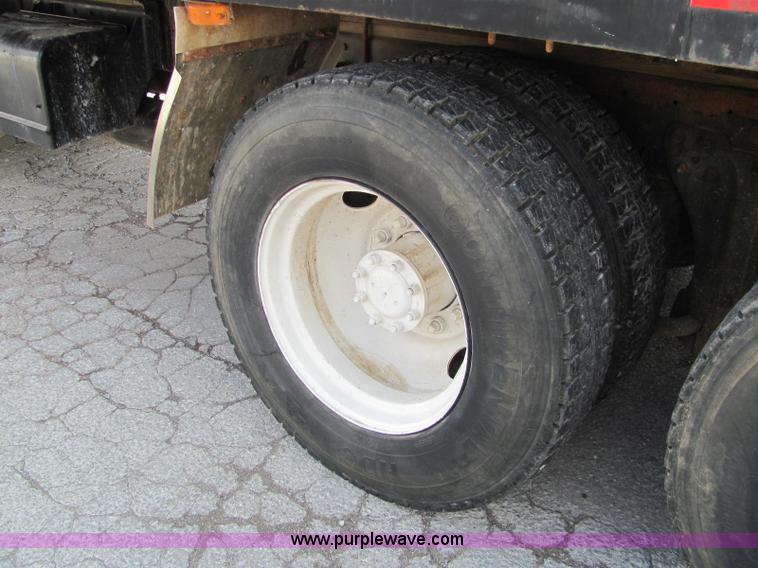 image for item C2953 1994 Kenworth T8000 flatbed truck