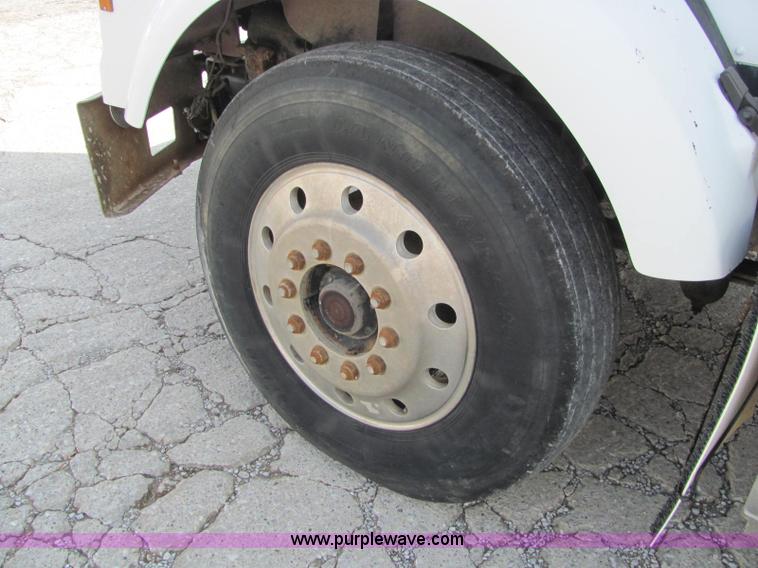 image for item C2953 1994 Kenworth T8000 flatbed truck