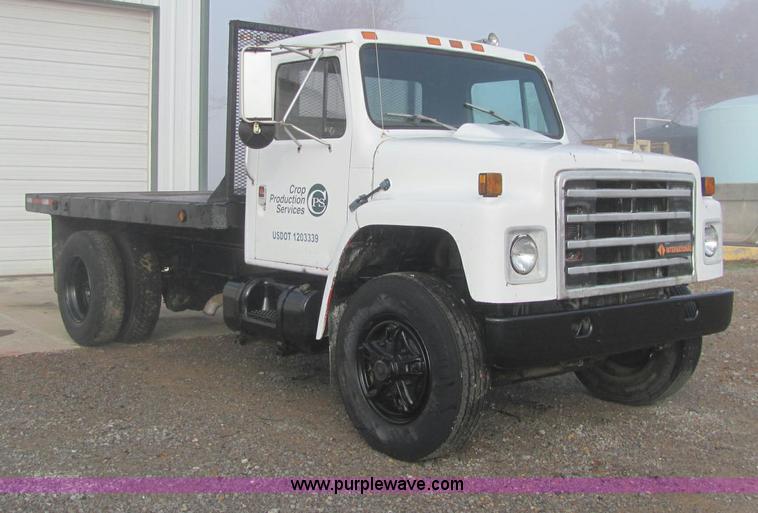 image for item C2962 1989 International 1754 flatbed truck