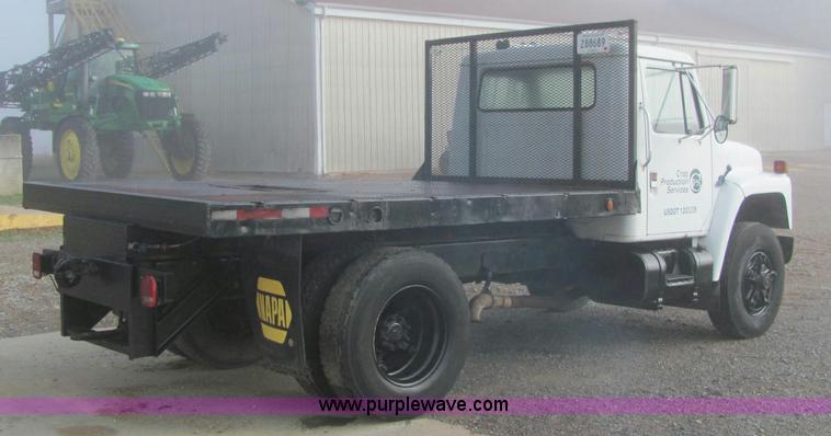 image for item C2962 1989 International 1754 flatbed truck