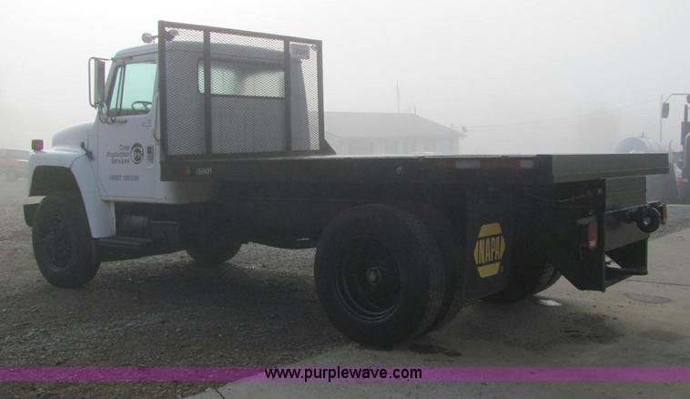 image for item C2962 1989 International 1754 flatbed truck