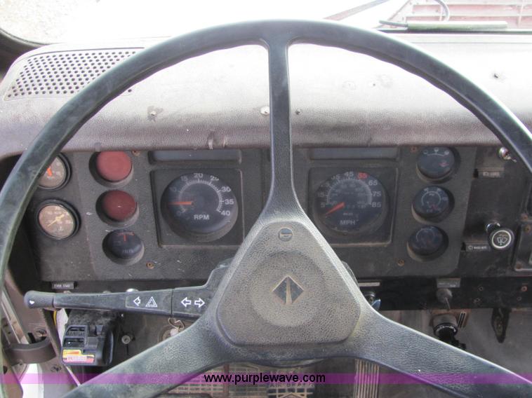 image for item C2962 1989 International 1754 flatbed truck