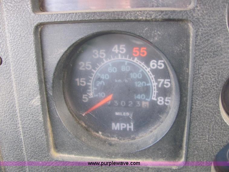 image for item C2962 1989 International 1754 flatbed truck