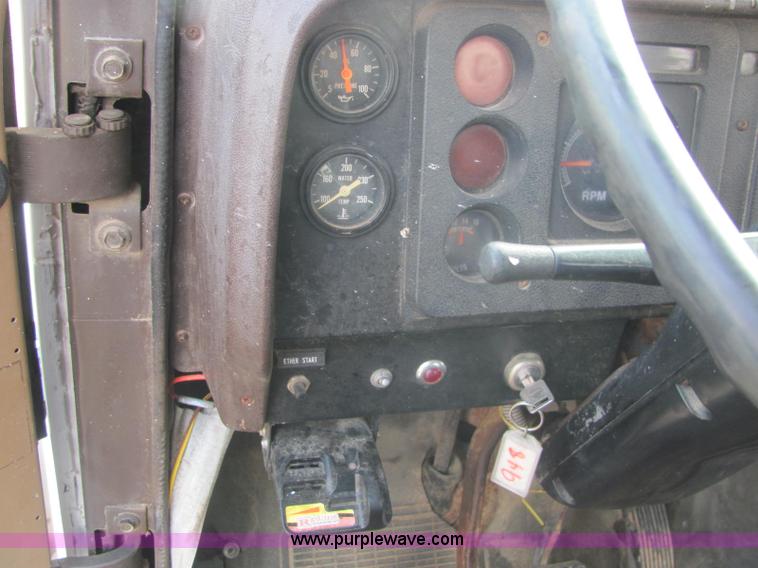 image for item C2962 1989 International 1754 flatbed truck