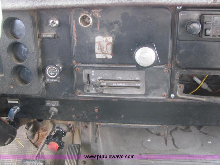 image for item C2962 1989 International 1754 flatbed truck