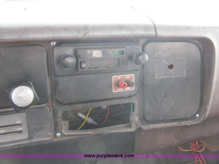 image for item C2962 1989 International 1754 flatbed truck