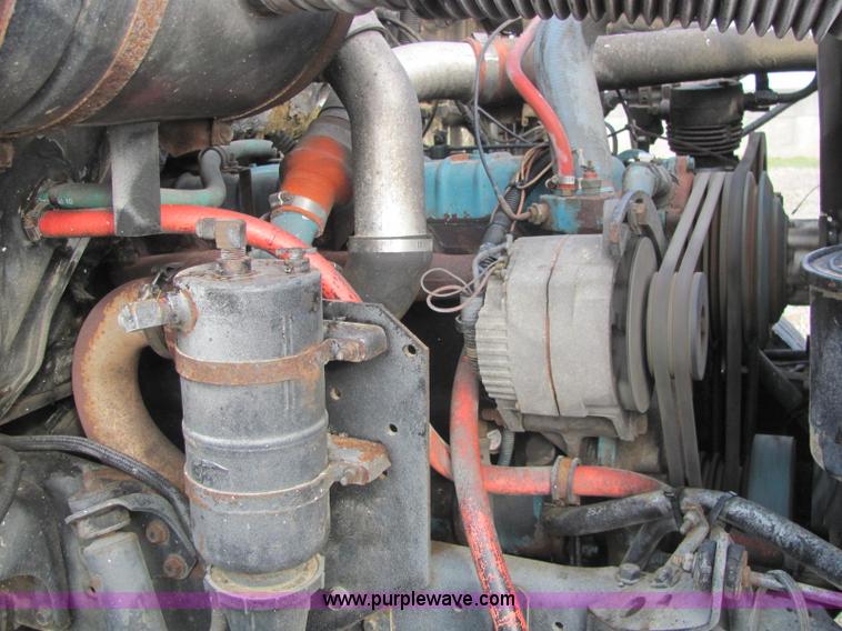 image for item C2962 1989 International 1754 flatbed truck