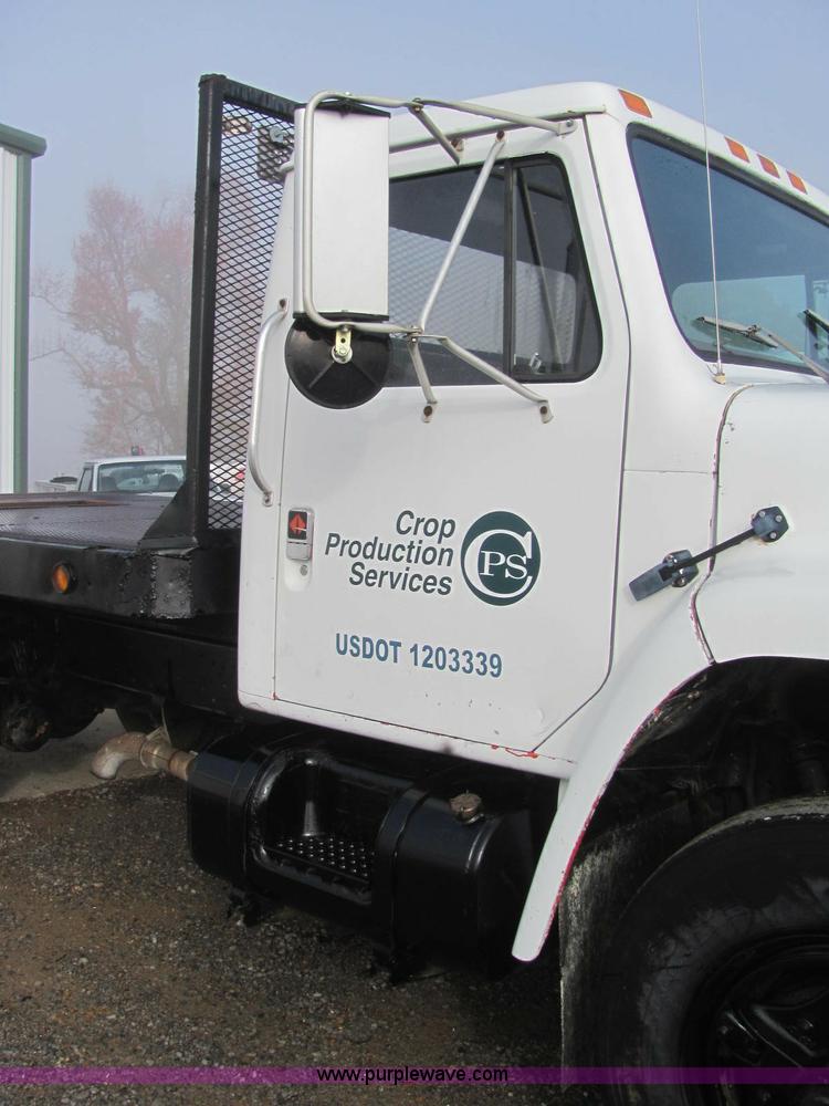 image for item C2962 1989 International 1754 flatbed truck