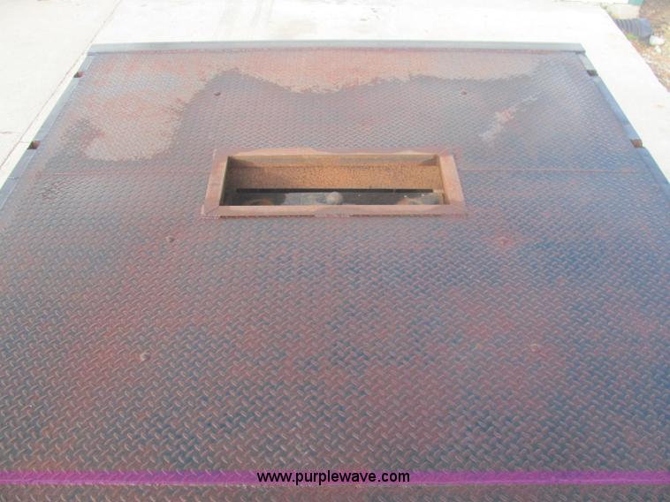 image for item C2962 1989 International 1754 flatbed truck