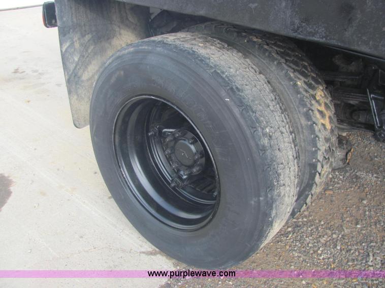 image for item C2962 1989 International 1754 flatbed truck