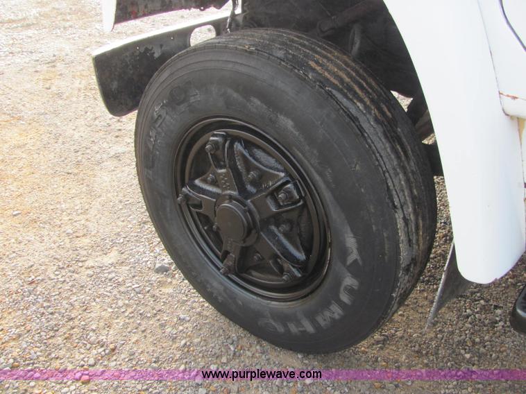 image for item C2962 1989 International 1754 flatbed truck