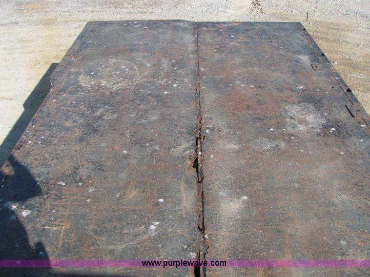 image for item C2963 1984 International S9100 semi truck