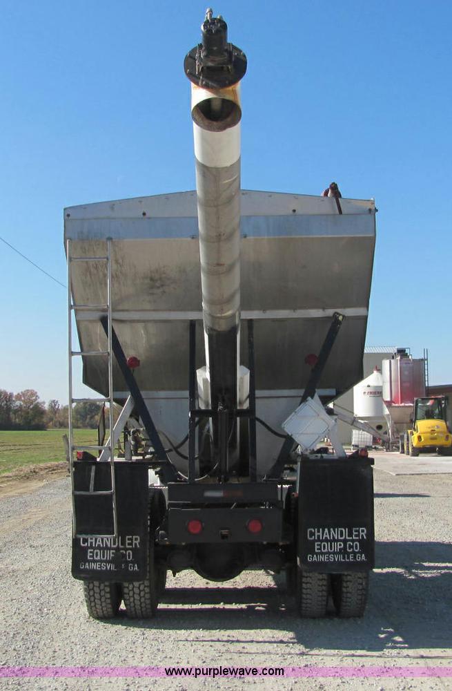 image for item C2964 1992 Ford L9000 fertilizer tender truck