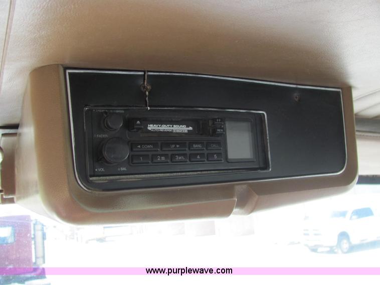 image for item C2964 1992 Ford L9000 fertilizer tender truck