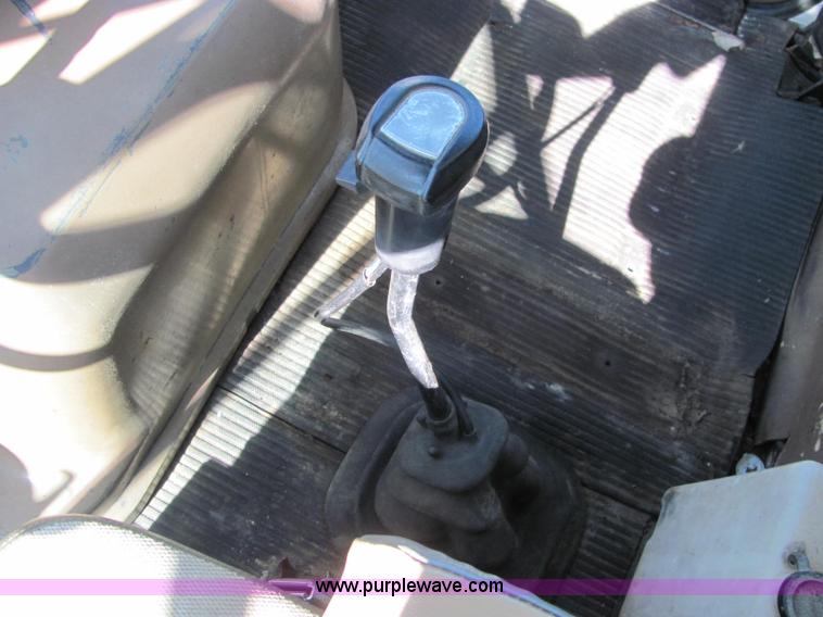 image for item C2964 1992 Ford L9000 fertilizer tender truck