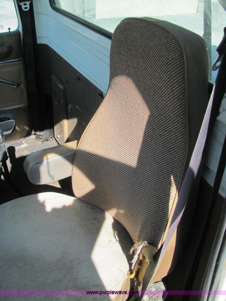 image for item C2964 1992 Ford L9000 fertilizer tender truck