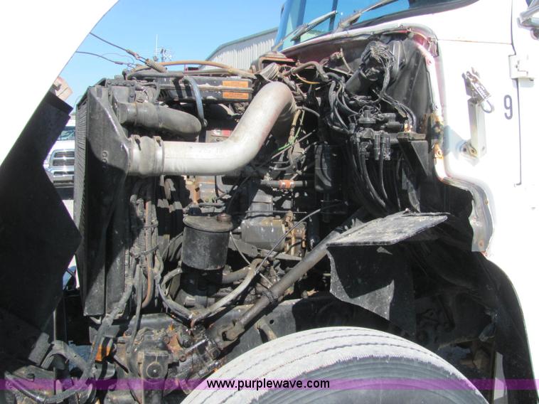 image for item C2964 1992 Ford L9000 fertilizer tender truck