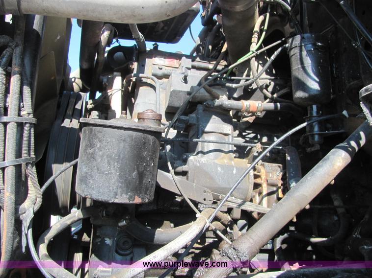 image for item C2964 1992 Ford L9000 fertilizer tender truck