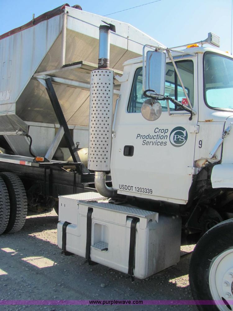 image for item C2964 1992 Ford L9000 fertilizer tender truck