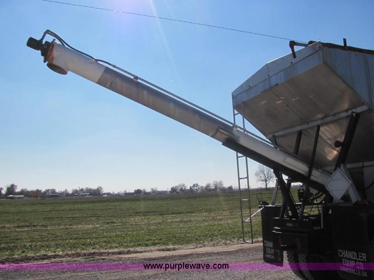 image for item C2964 1992 Ford L9000 fertilizer tender truck