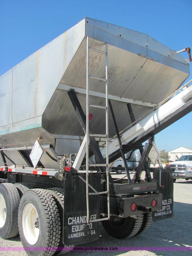 image for item C2964 1992 Ford L9000 fertilizer tender truck