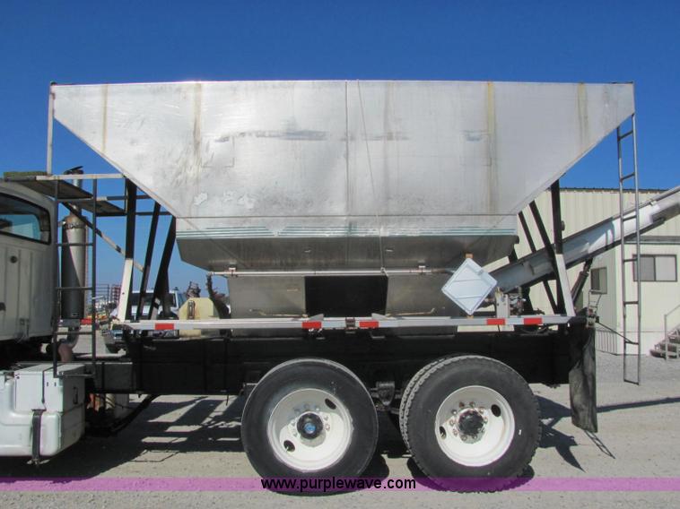 image for item C2964 1992 Ford L9000 fertilizer tender truck