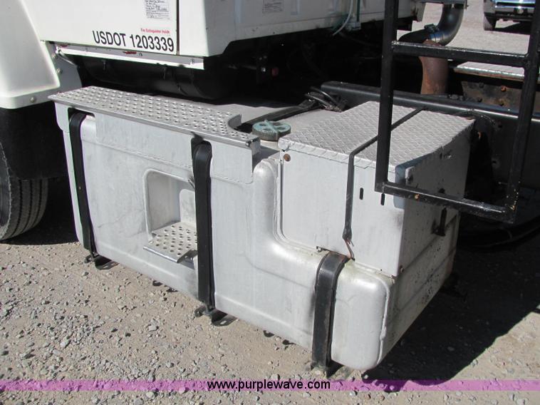 image for item C2964 1992 Ford L9000 fertilizer tender truck