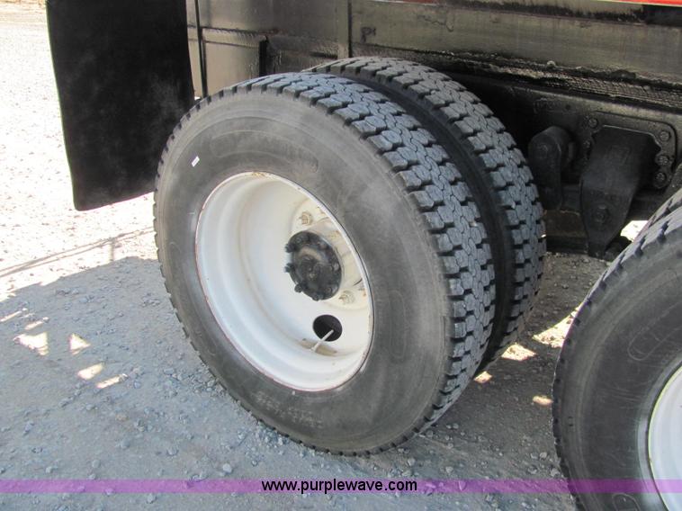 image for item C2964 1992 Ford L9000 fertilizer tender truck