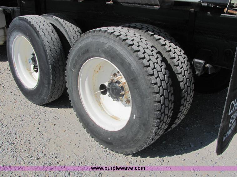 image for item C2964 1992 Ford L9000 fertilizer tender truck