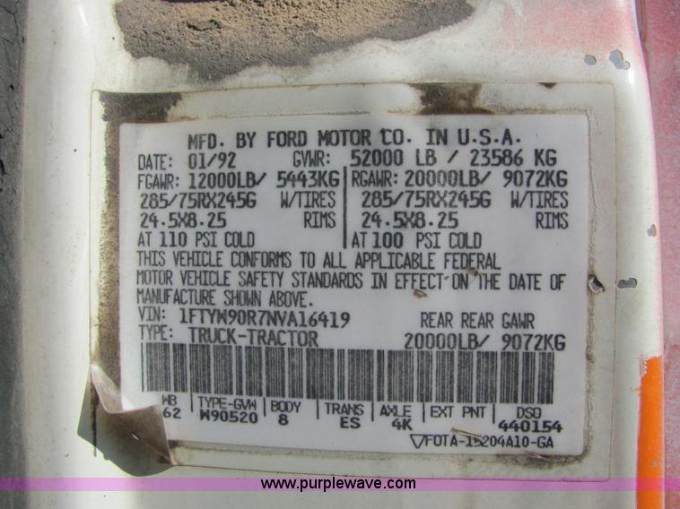 image for item C2964 1992 Ford L9000 fertilizer tender truck