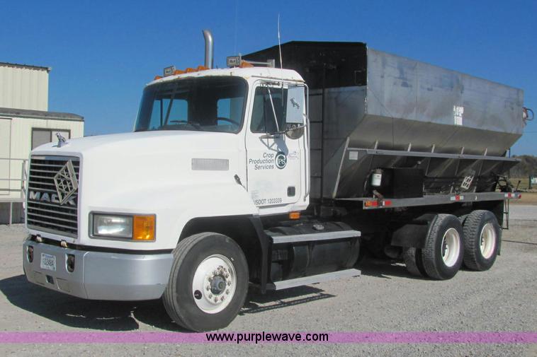 image for item C2965 1995 Mack CH613 fertilizer tender truck
