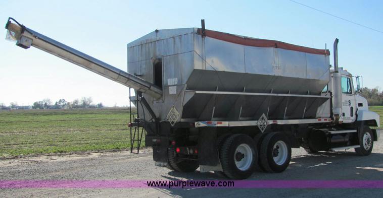 image for item C2965 1995 Mack CH613 fertilizer tender truck