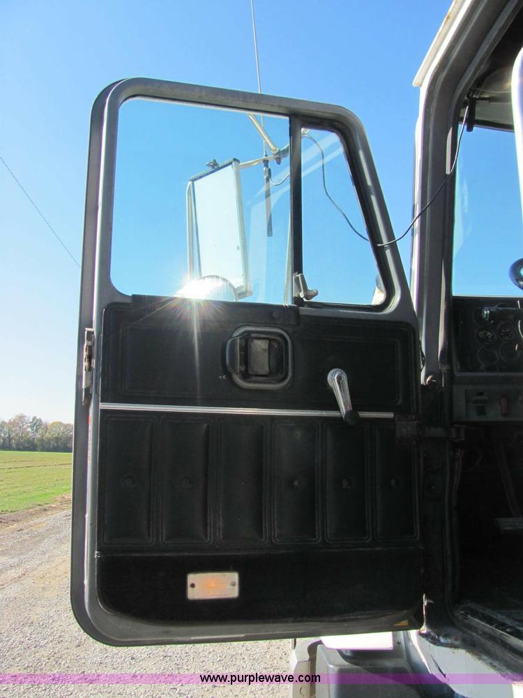 image for item C2965 1995 Mack CH613 fertilizer tender truck