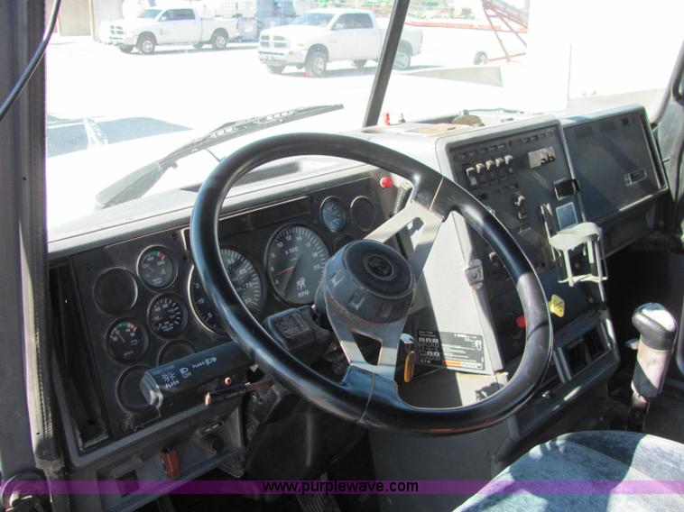 image for item C2965 1995 Mack CH613 fertilizer tender truck