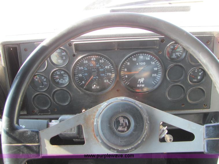 image for item C2965 1995 Mack CH613 fertilizer tender truck