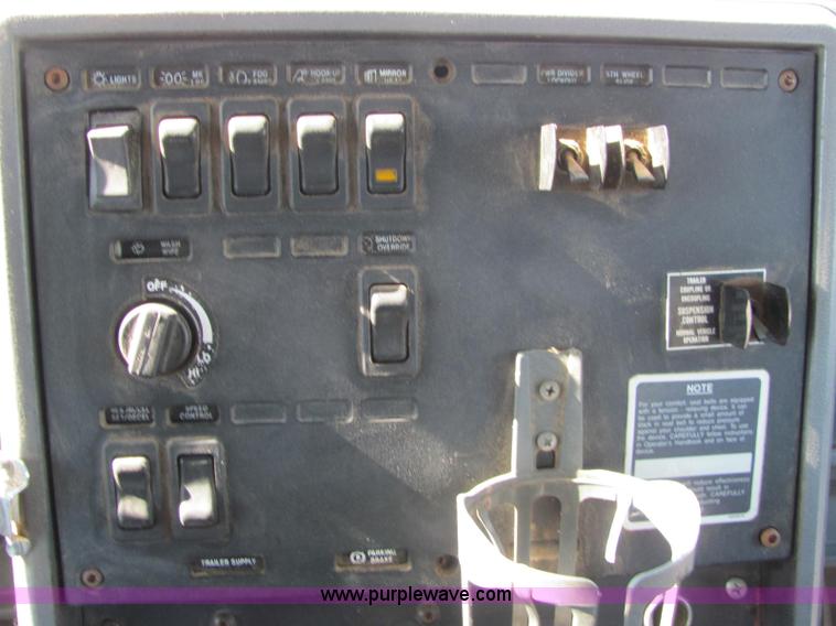 image for item C2965 1995 Mack CH613 fertilizer tender truck