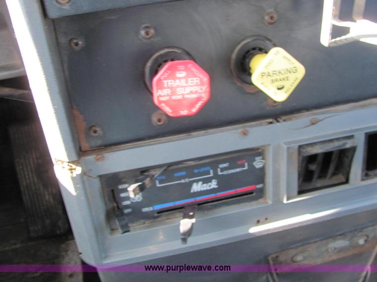 image for item C2965 1995 Mack CH613 fertilizer tender truck