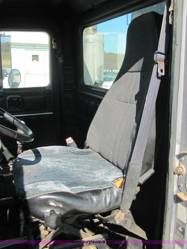 image for item C2965 1995 Mack CH613 fertilizer tender truck