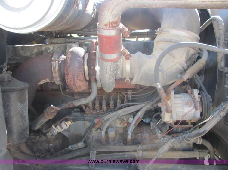 image for item C2965 1995 Mack CH613 fertilizer tender truck