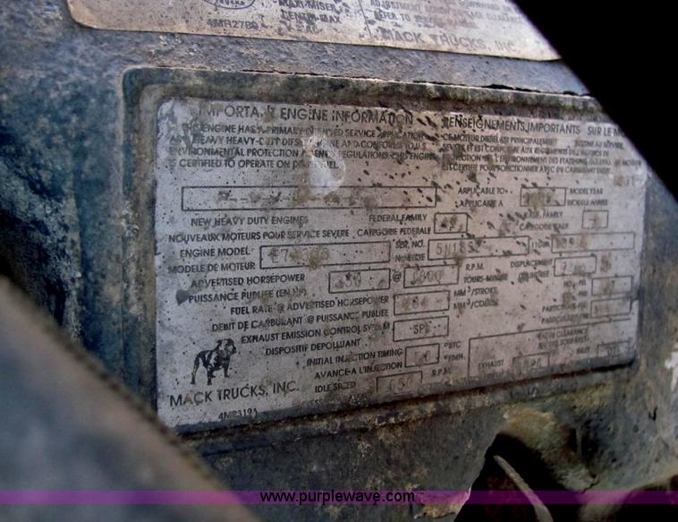 image for item C2965 1995 Mack CH613 fertilizer tender truck