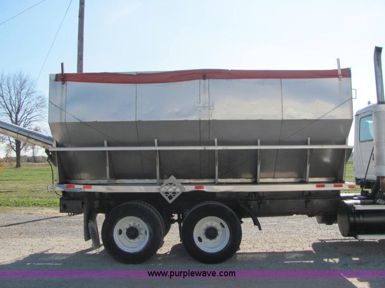 image for item C2965 1995 Mack CH613 fertilizer tender truck