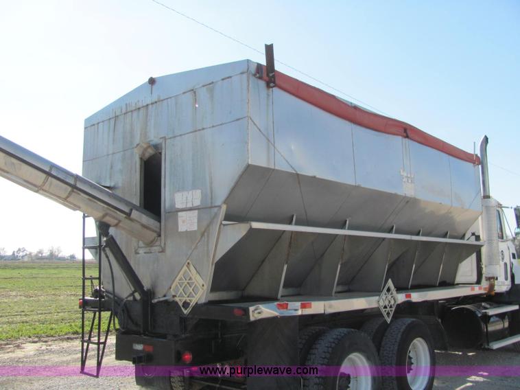 image for item C2965 1995 Mack CH613 fertilizer tender truck